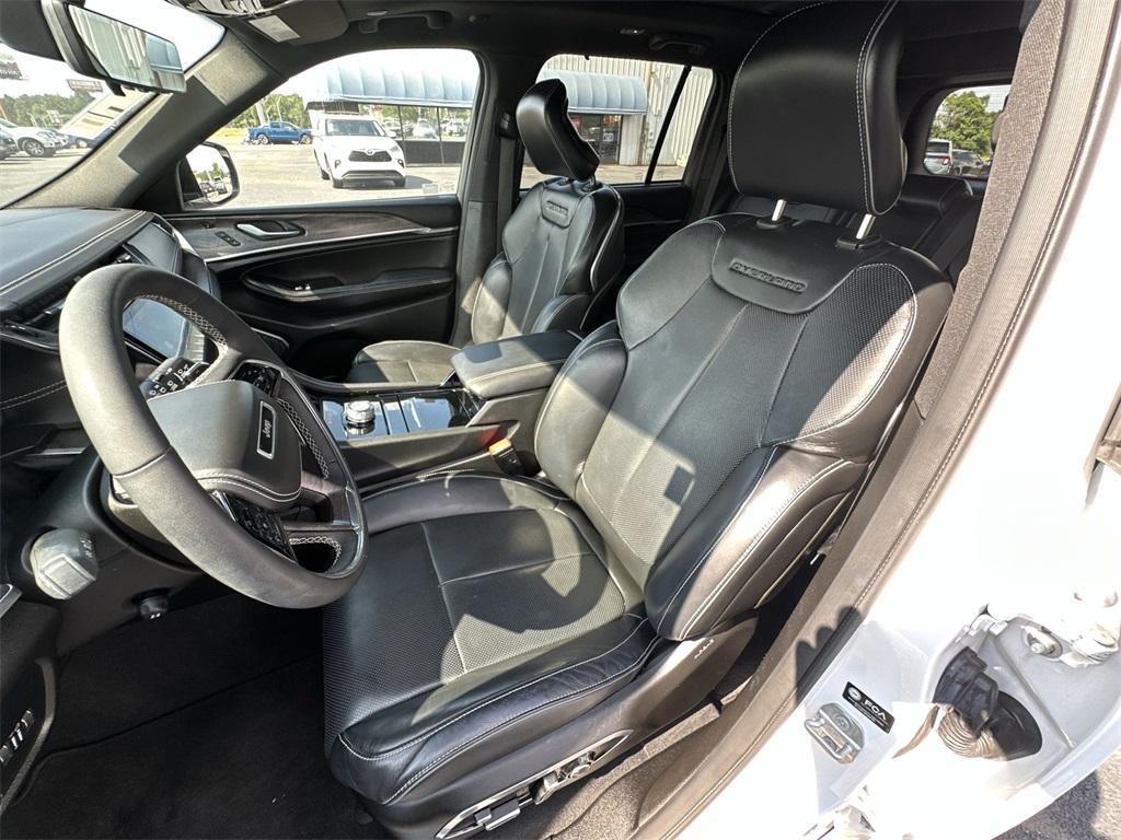 used 2023 Jeep Grand Cherokee car, priced at $39,285