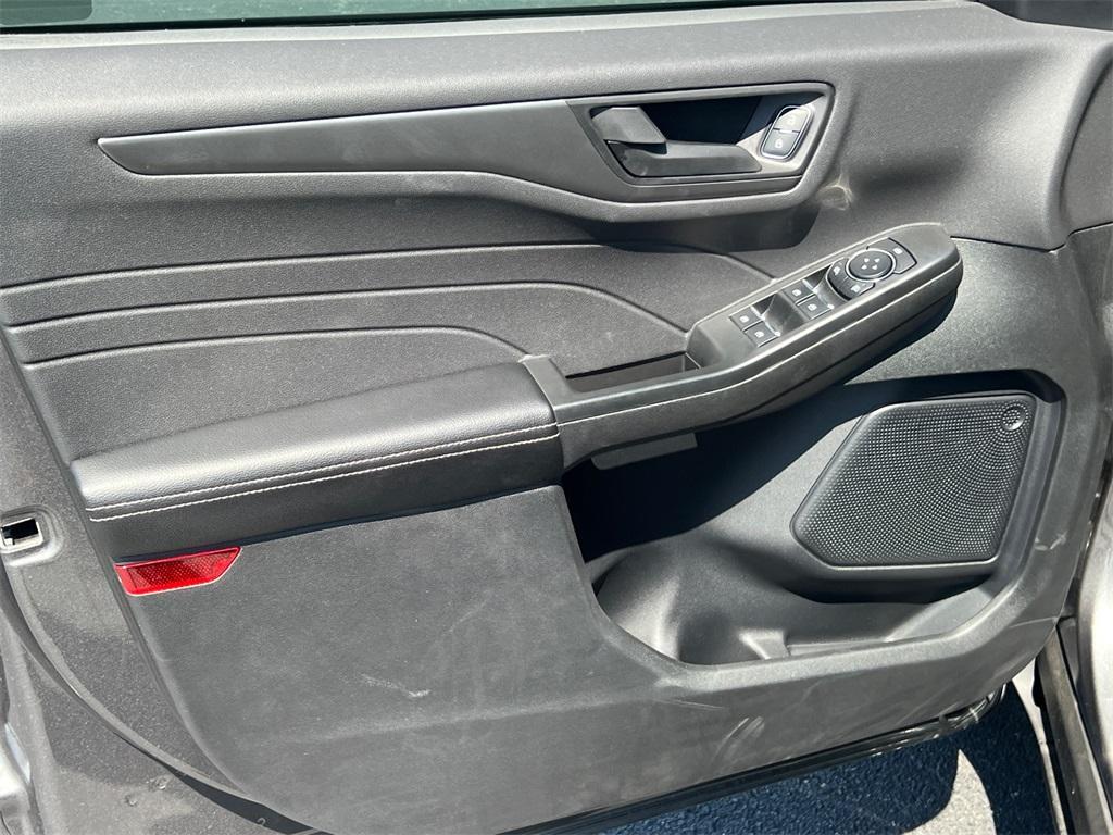 new 2025 Ford Escape car, priced at $25,980