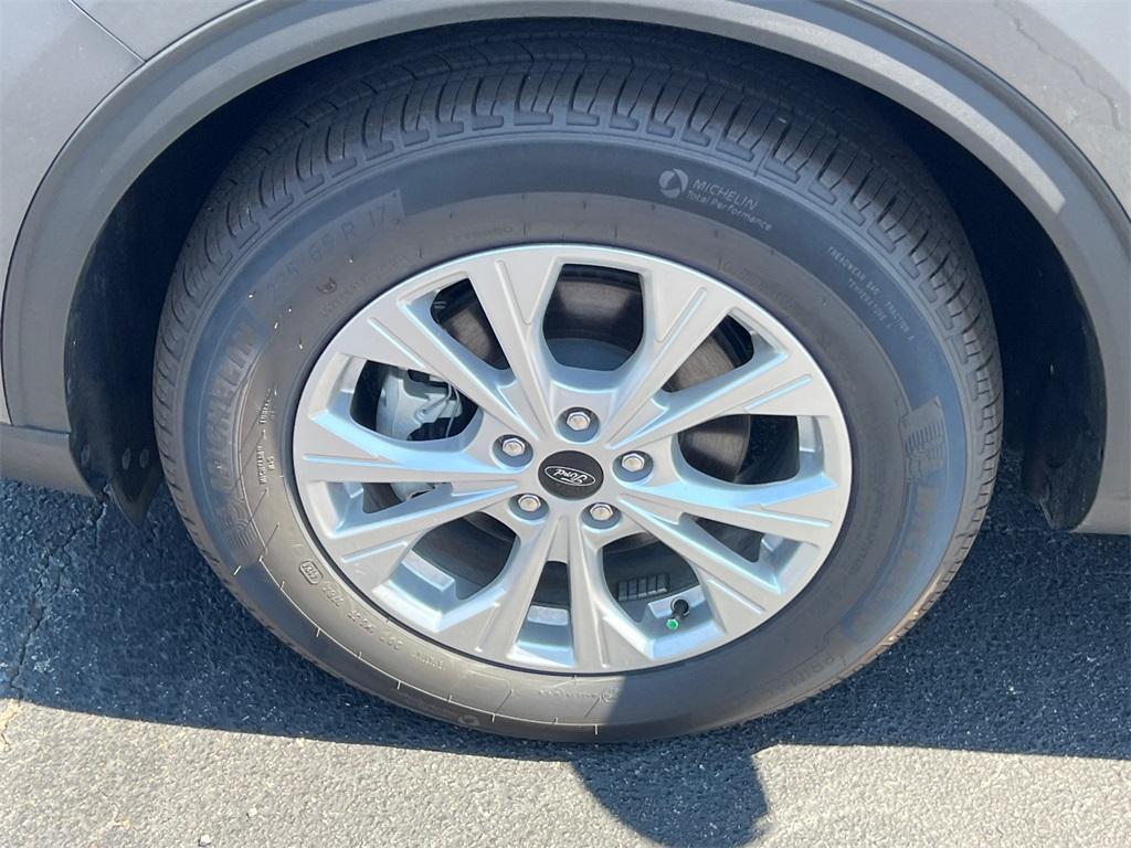 new 2025 Ford Escape car, priced at $25,980