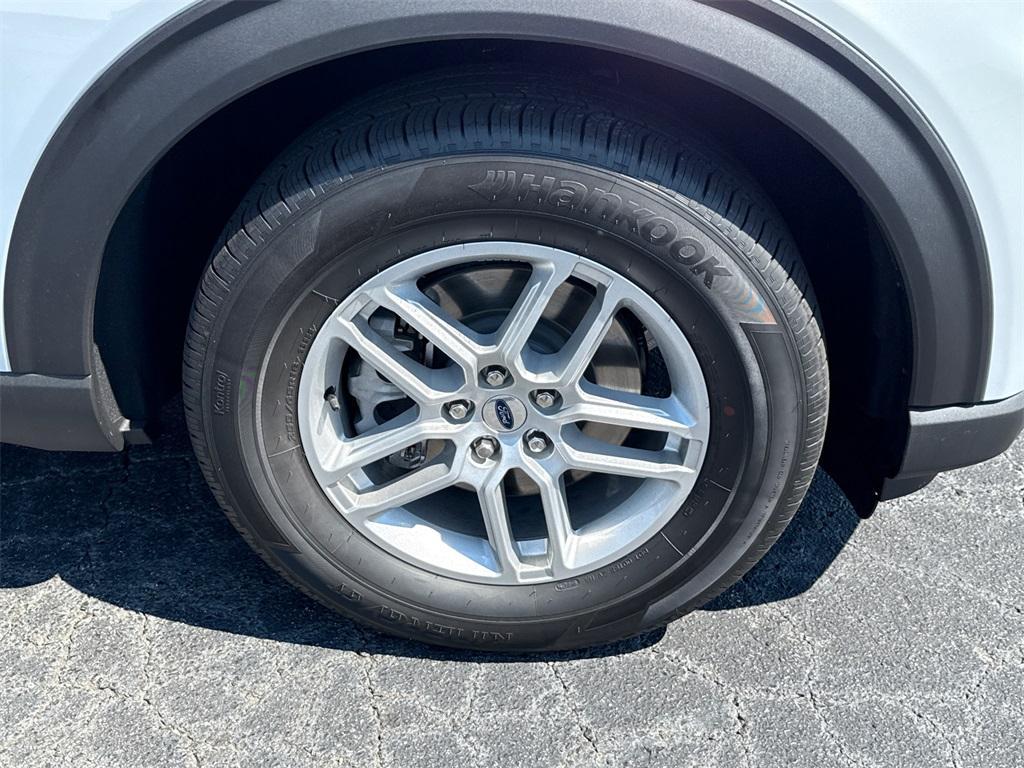 new 2025 Ford Explorer car, priced at $43,020