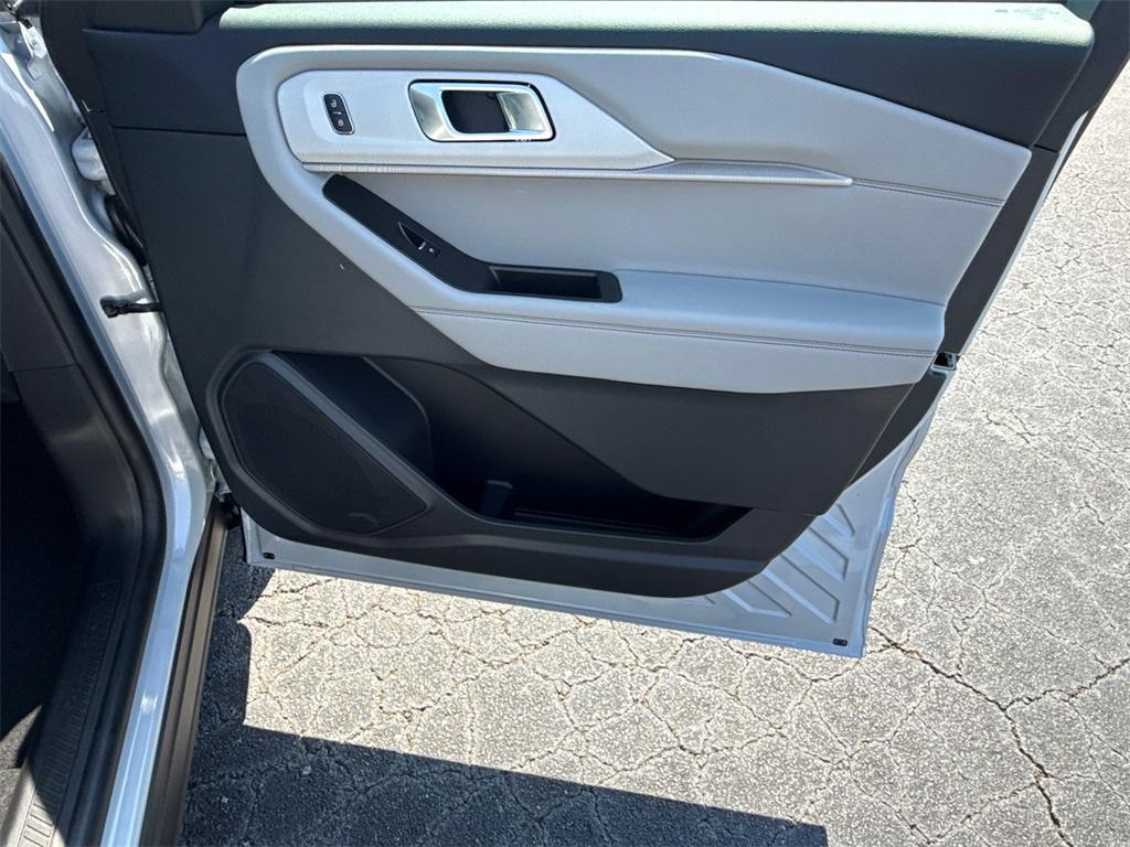 new 2025 Ford Explorer car, priced at $43,020