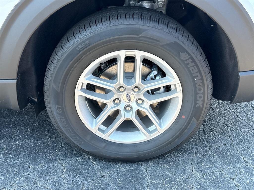 new 2025 Ford Explorer car, priced at $43,020
