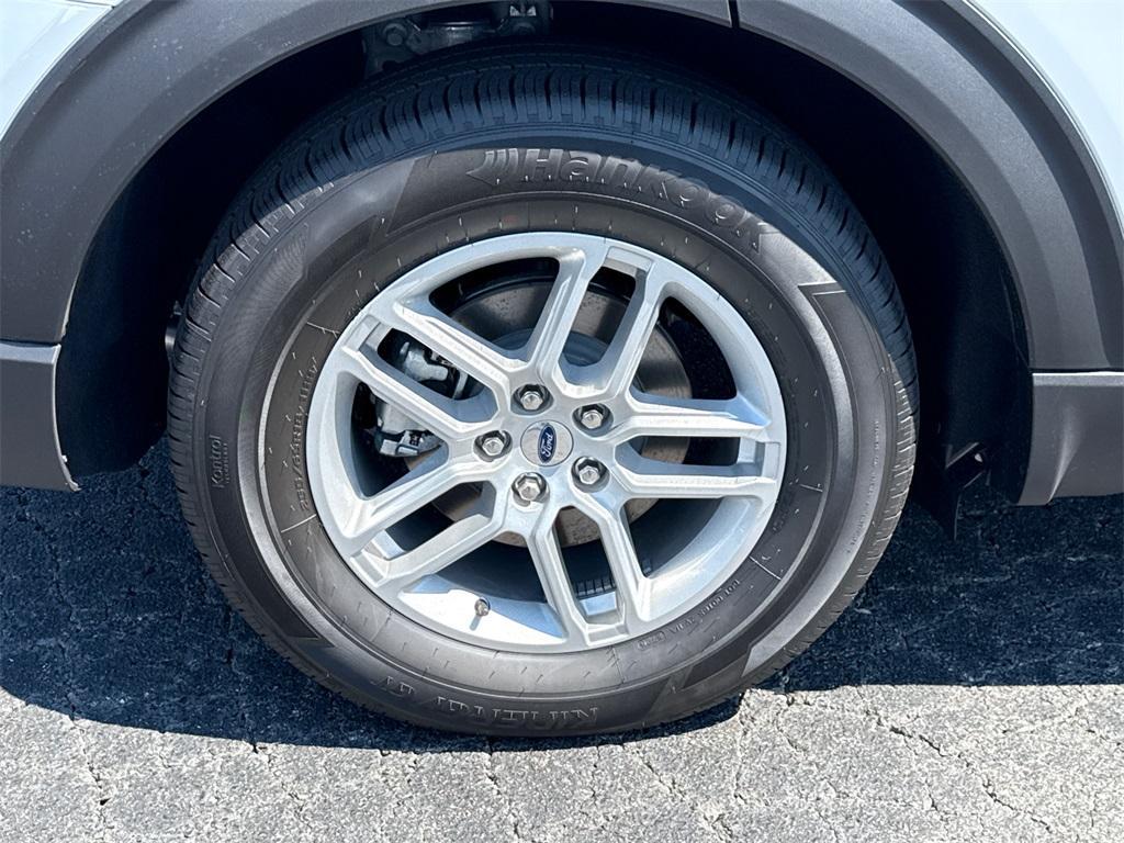 new 2025 Ford Explorer car, priced at $43,020
