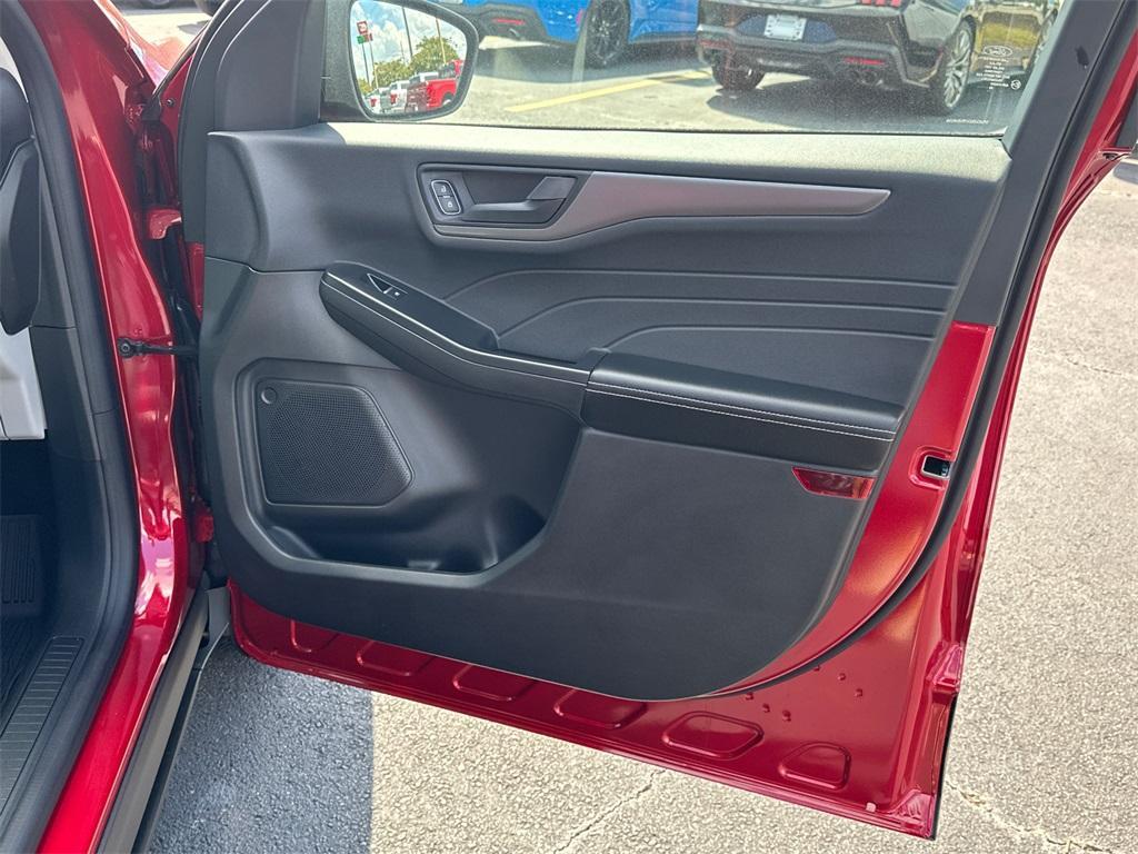 new 2025 Ford Escape car, priced at $31,095