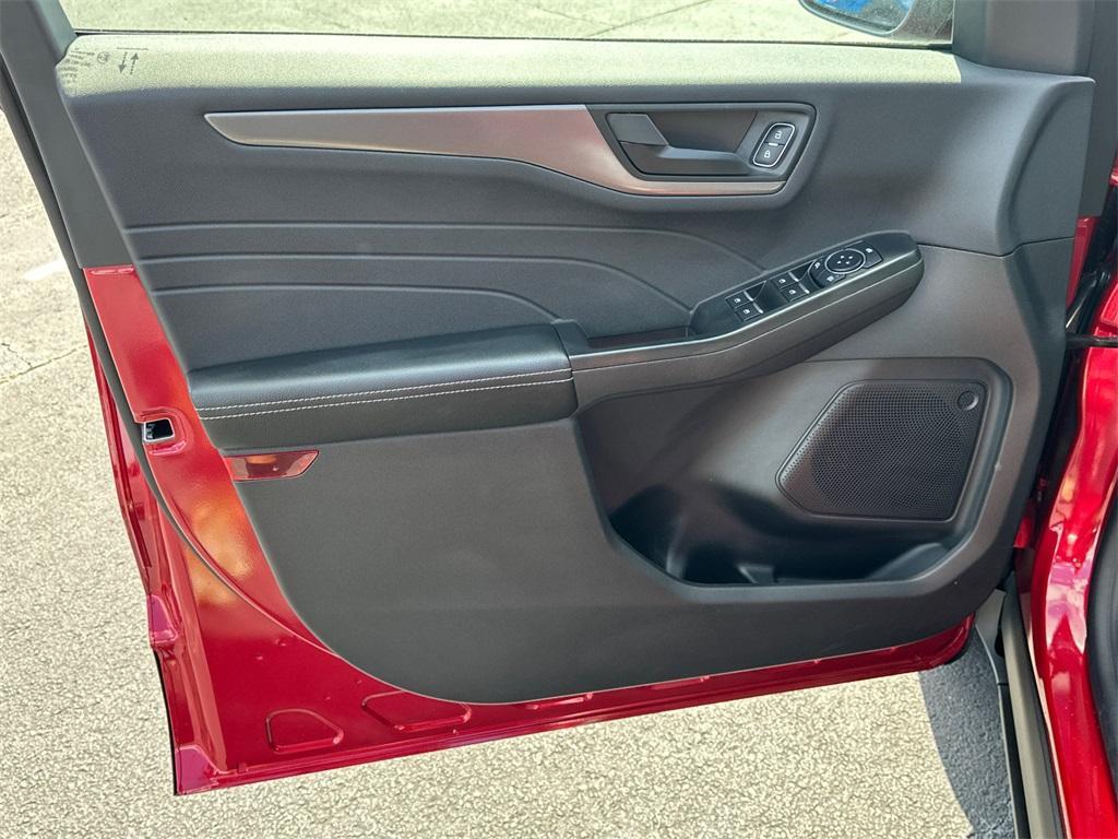 new 2025 Ford Escape car, priced at $31,095