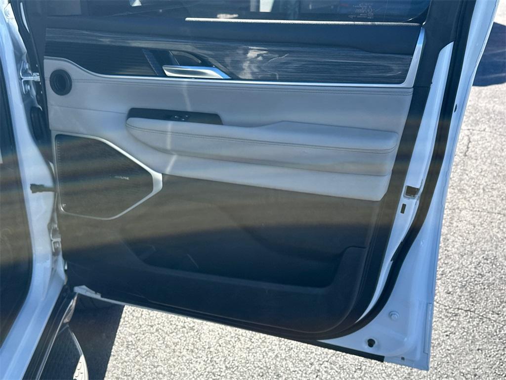 used 2022 Jeep Wagoneer car, priced at $35,997