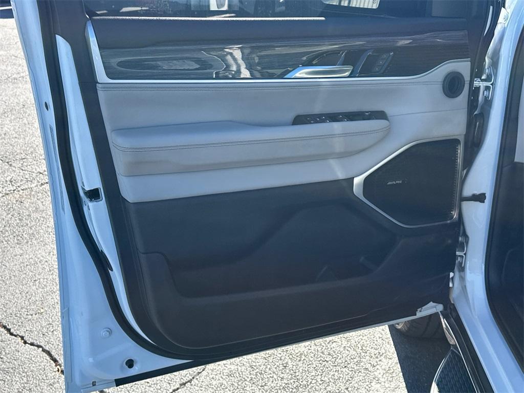 used 2022 Jeep Wagoneer car, priced at $35,997