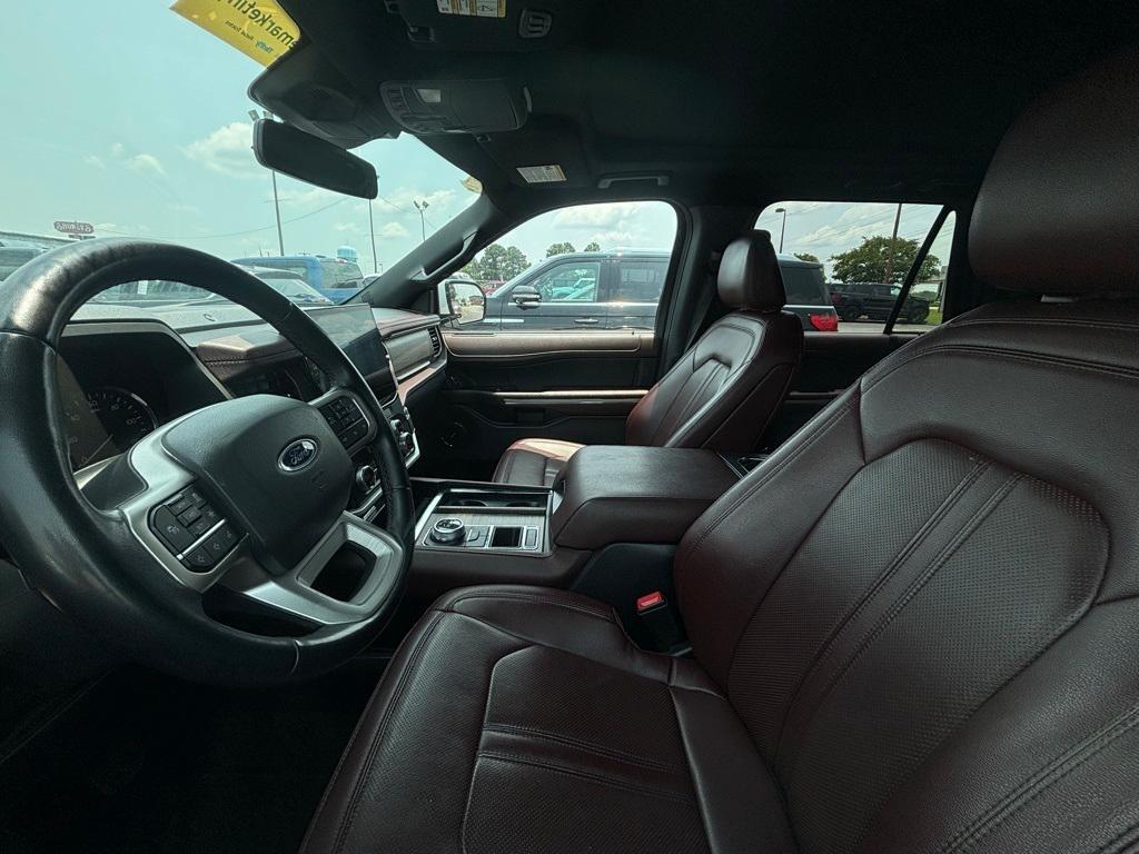 used 2023 Ford Expedition car, priced at $43,998