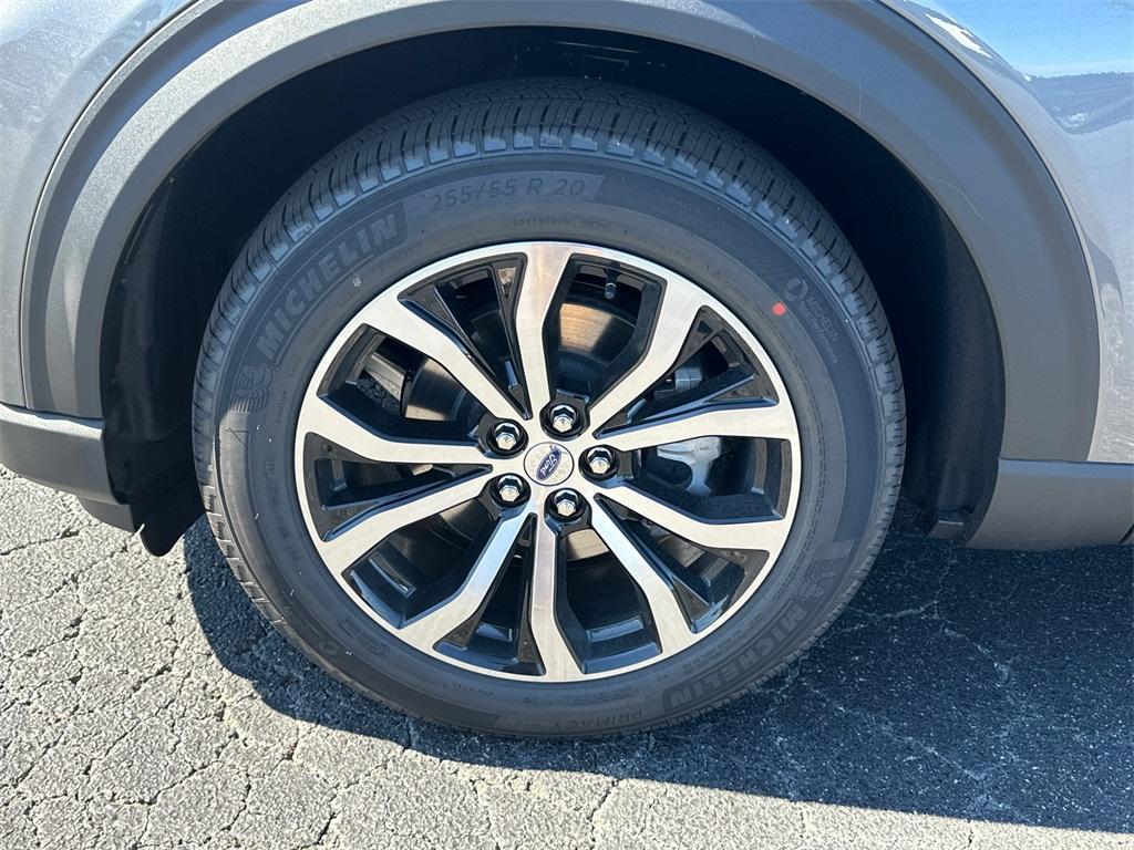 new 2025 Ford Explorer car, priced at $45,140