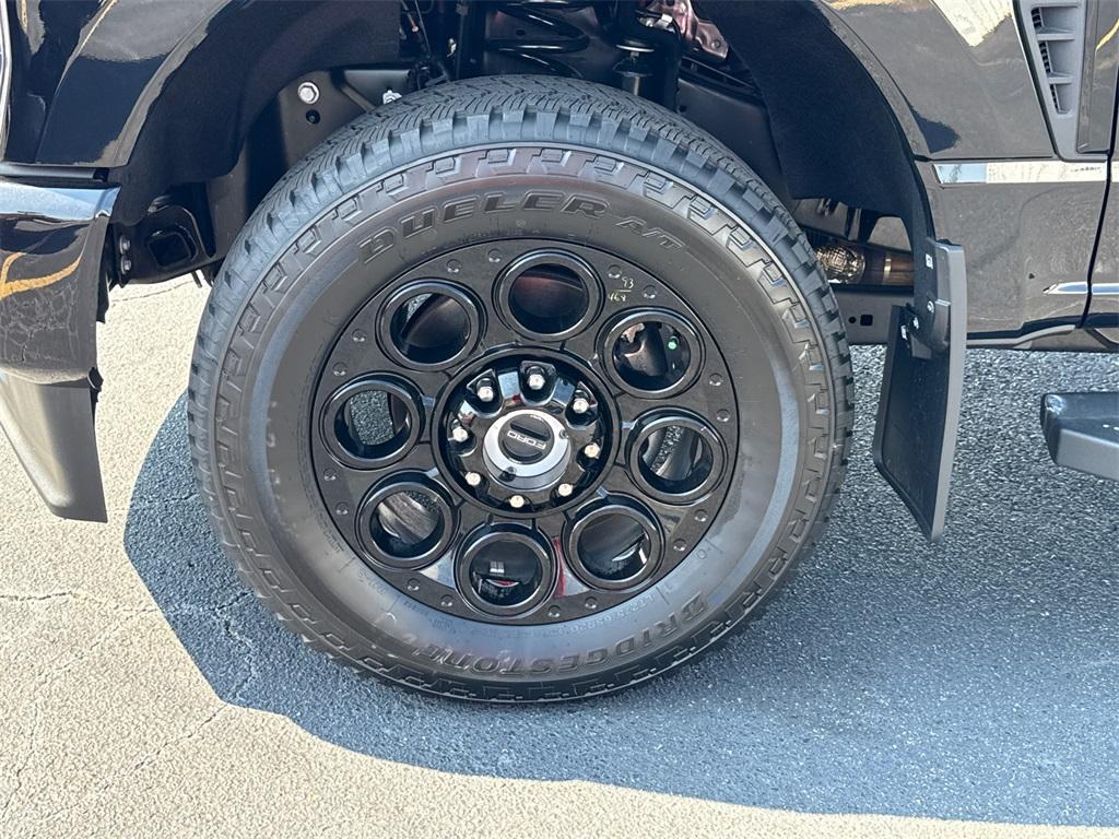 new 2025 Ford F-250 car, priced at $67,700