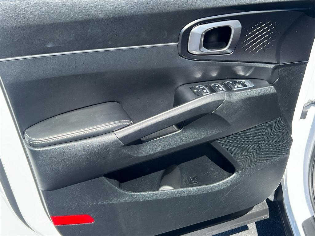 used 2022 Kia Sorento car, priced at $25,961