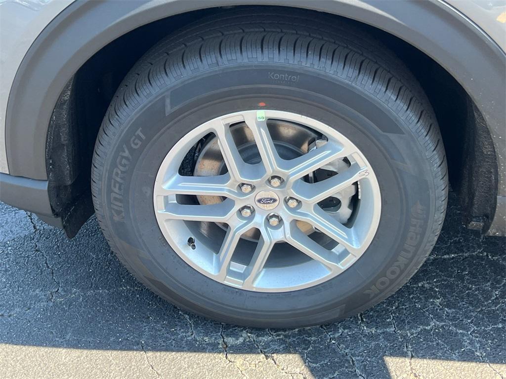 new 2025 Ford Explorer car, priced at $42,455