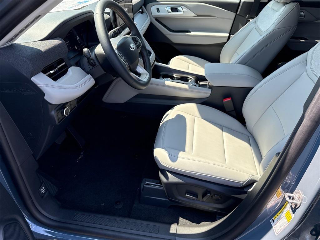 new 2025 Ford Explorer car, priced at $43,015