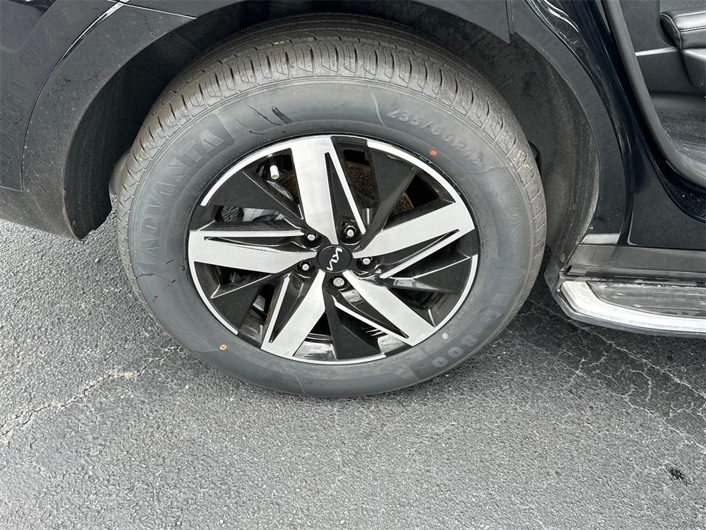 used 2023 Kia Sorento car, priced at $26,974