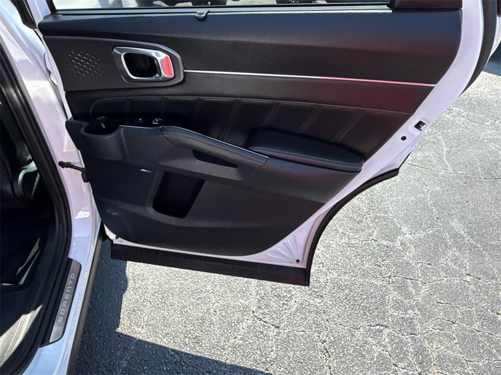 used 2023 Kia Sorento car, priced at $33,986