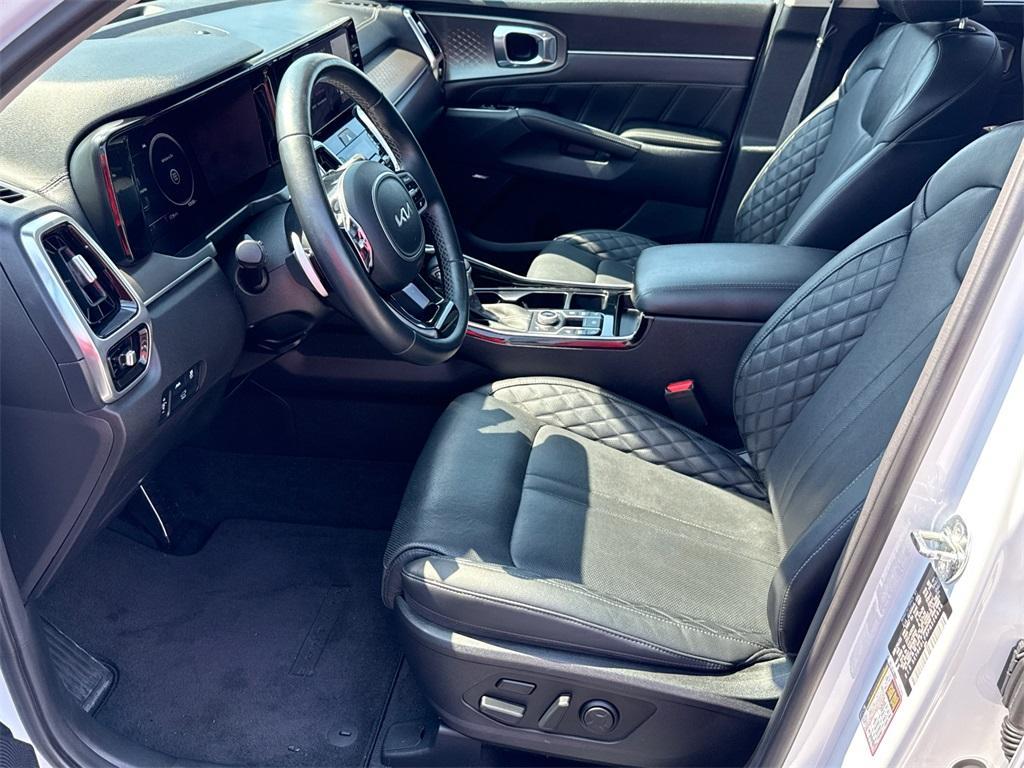 used 2023 Kia Sorento car, priced at $33,986
