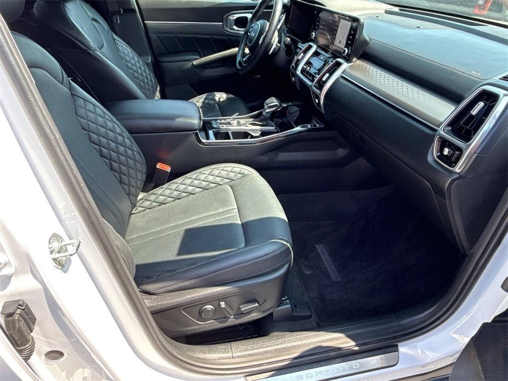 used 2023 Kia Sorento car, priced at $33,986