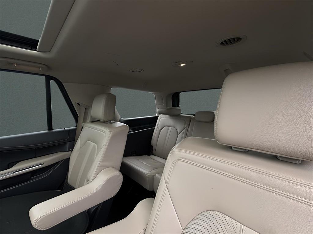 used 2022 Ford Expedition car, priced at $39,995