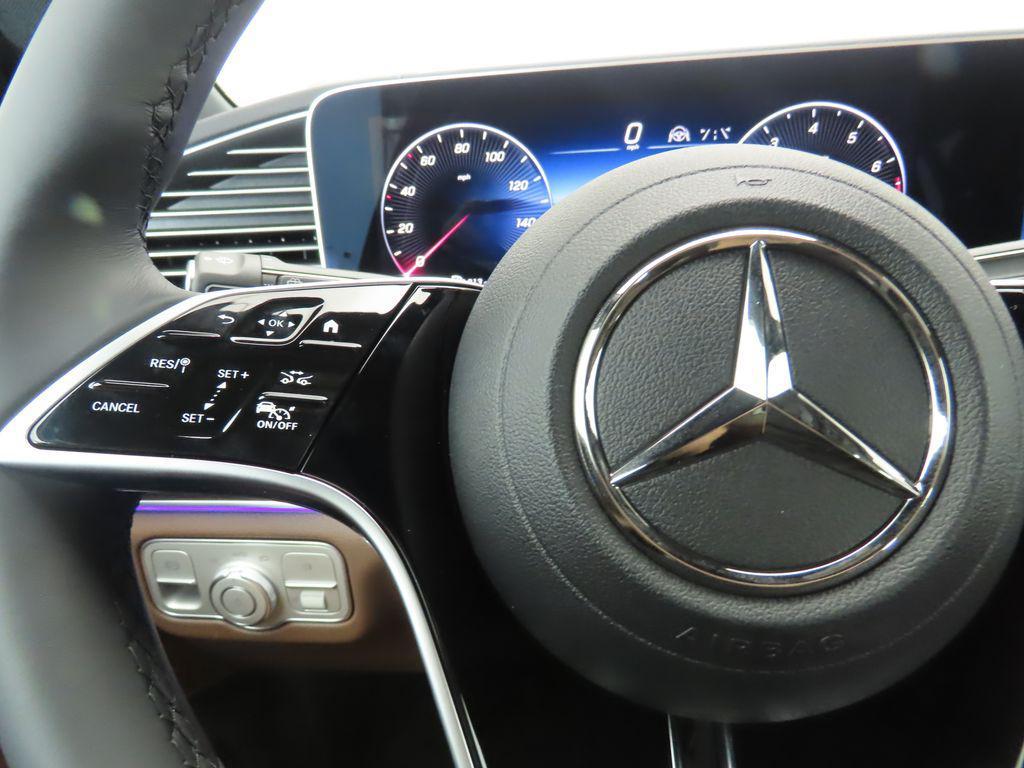 new 2025 Mercedes-Benz GLS 450 car, priced at $98,385