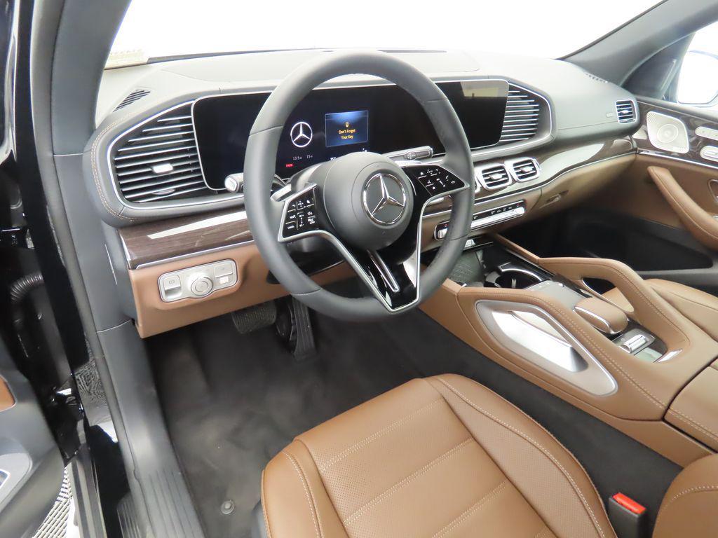 new 2025 Mercedes-Benz GLS 450 car, priced at $98,385
