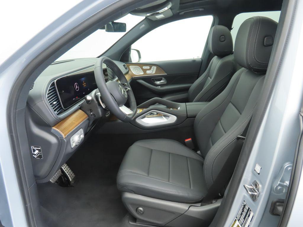 new 2025 Mercedes-Benz GLS 450 car, priced at $95,365