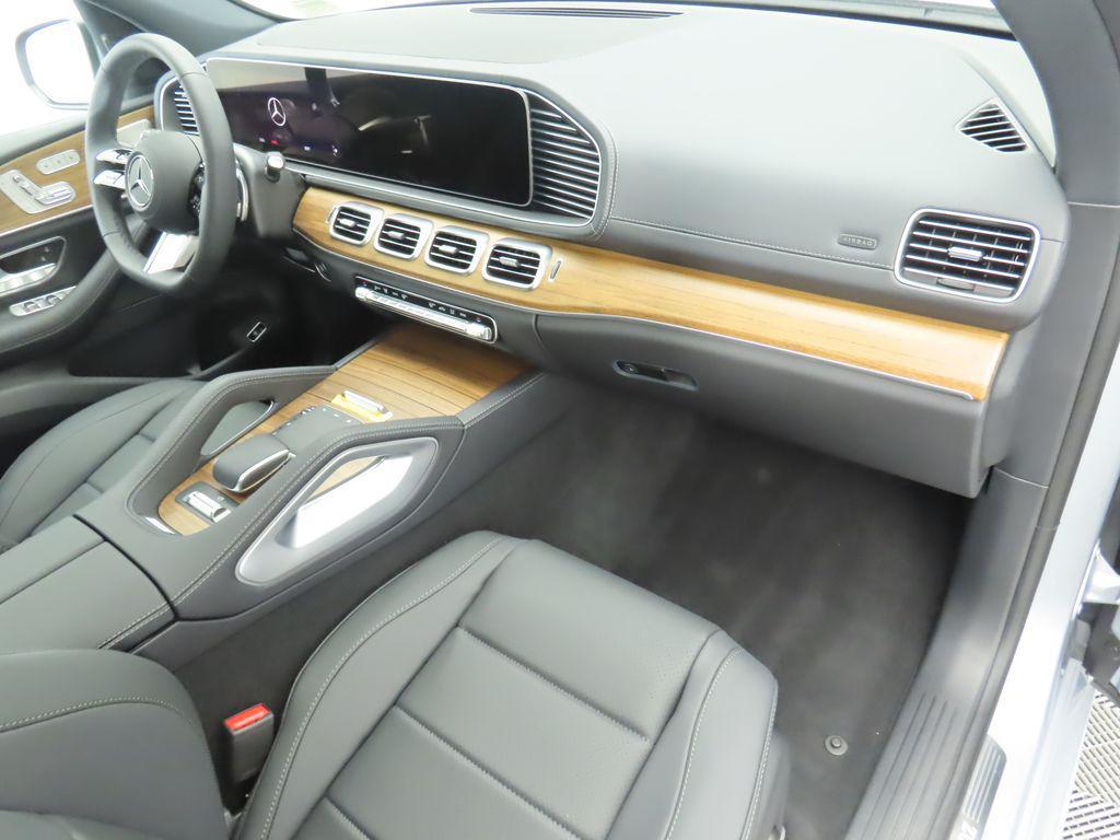 new 2025 Mercedes-Benz GLS 450 car, priced at $95,365