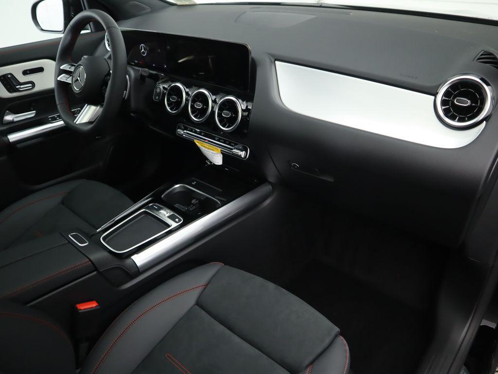 new 2026 Mercedes-Benz GLA 250 car, priced at $49,895