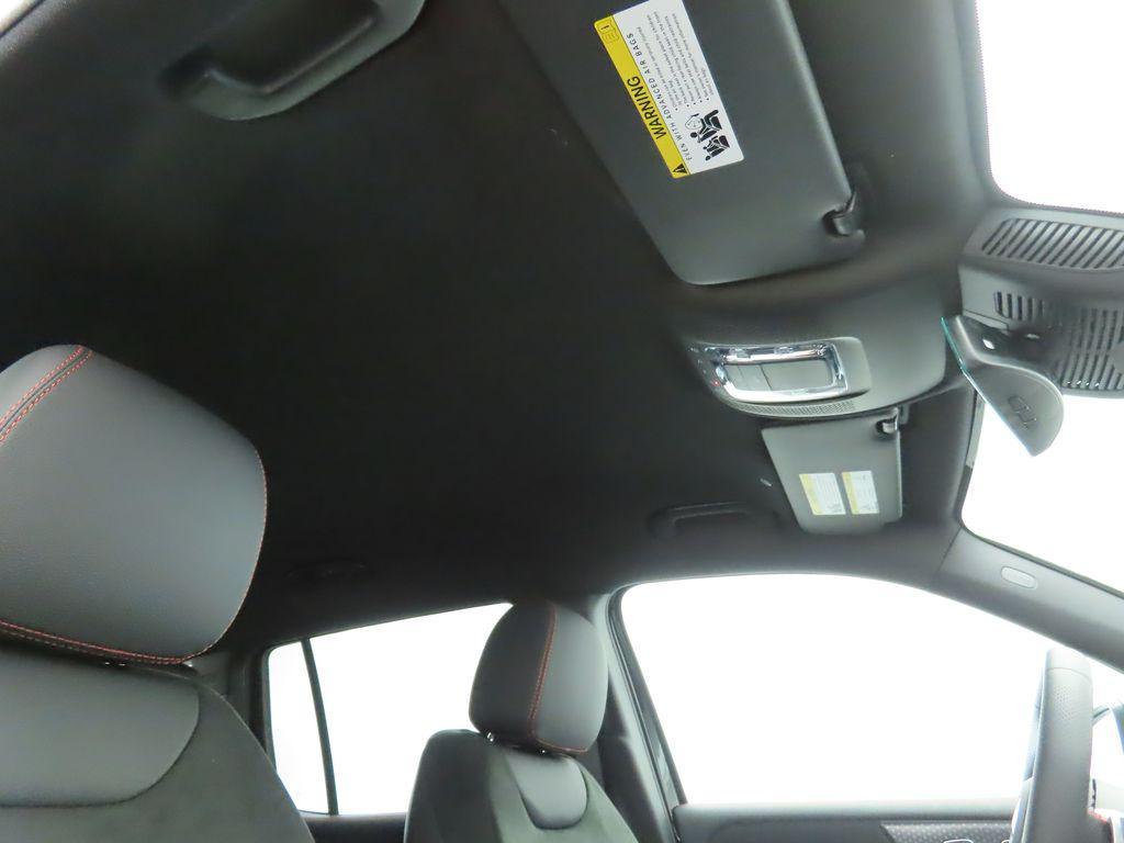 used 2025 Mercedes-Benz GLB 250 car, priced at $39,994