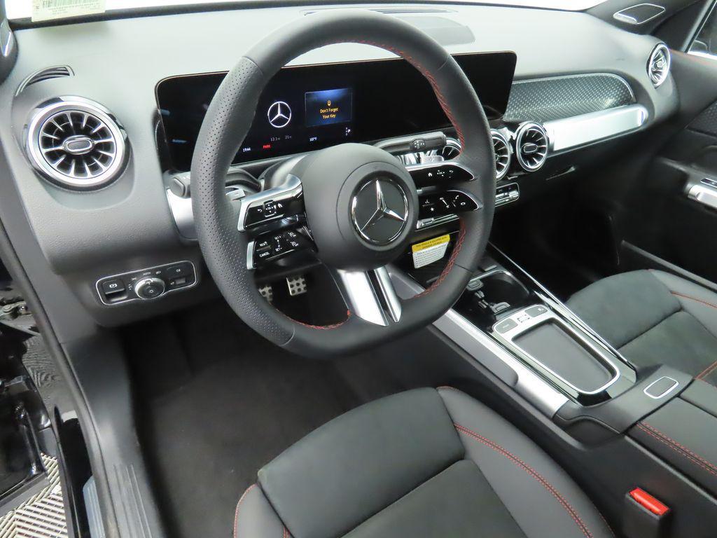 used 2025 Mercedes-Benz GLB 250 car, priced at $39,994