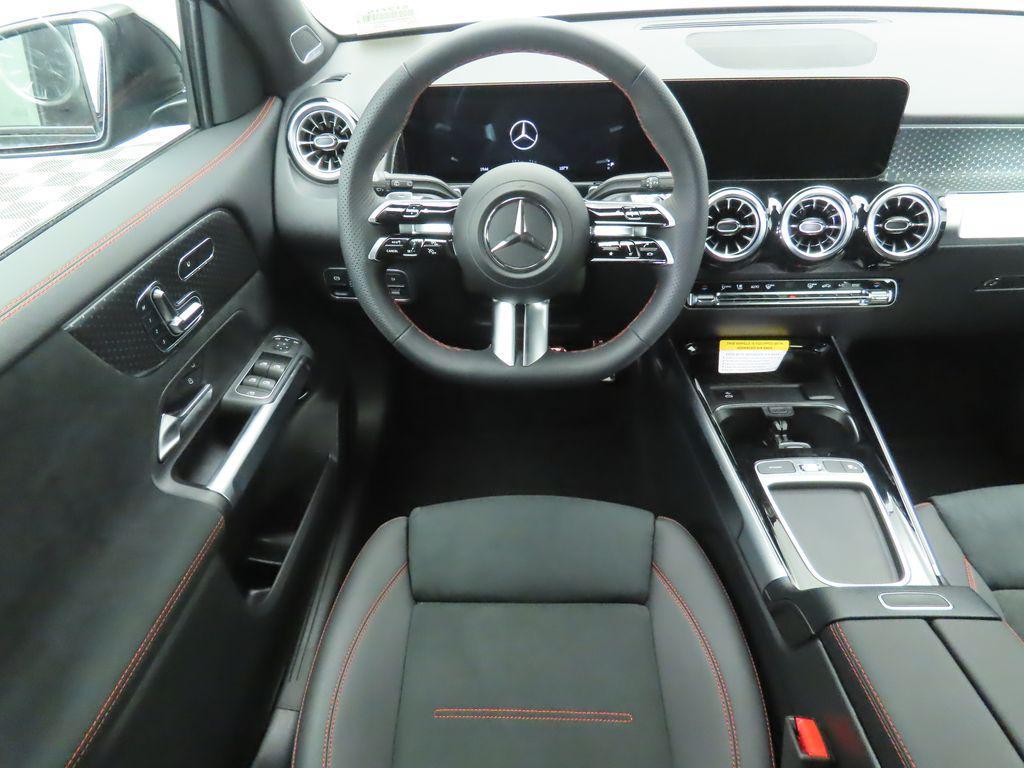 used 2025 Mercedes-Benz GLB 250 car, priced at $39,994