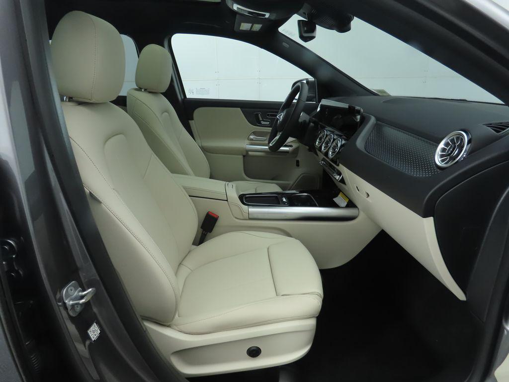 new 2025 Mercedes-Benz GLA 250 car, priced at $47,695