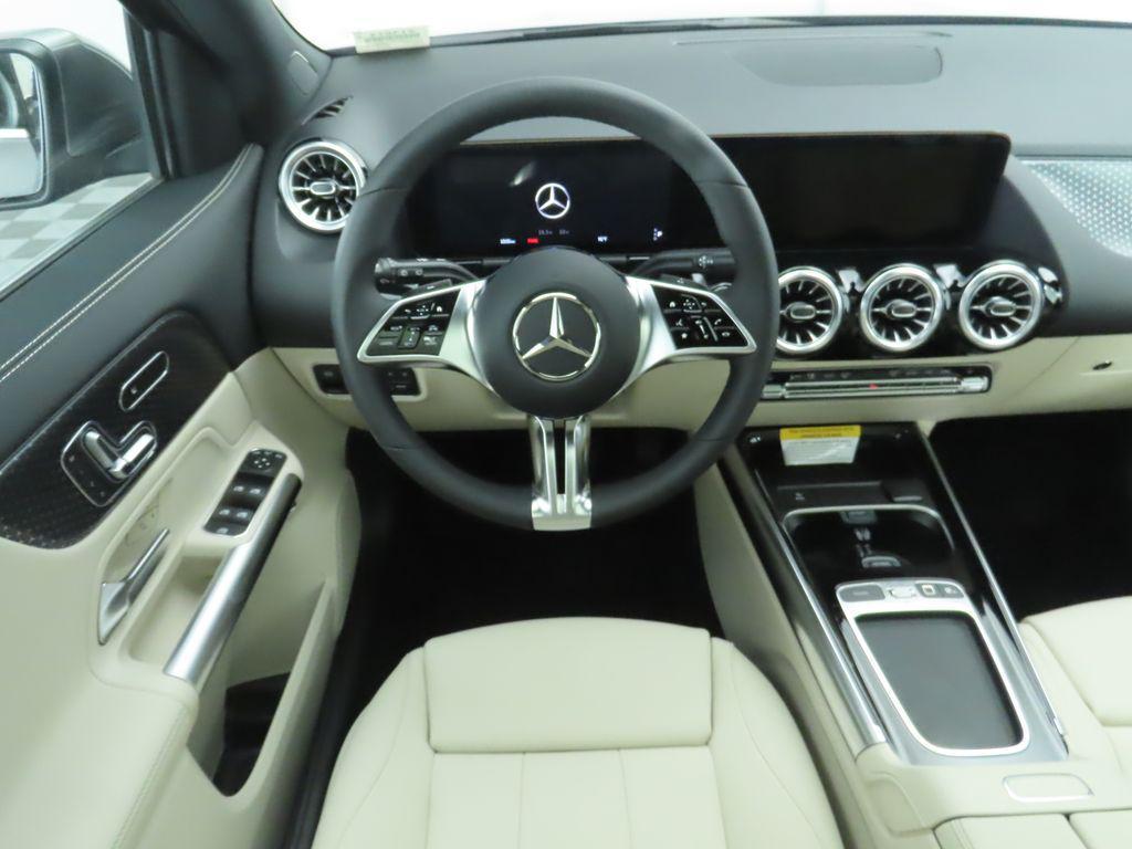 new 2025 Mercedes-Benz GLA 250 car, priced at $47,695
