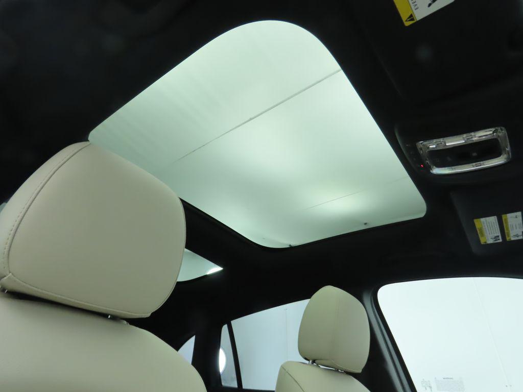 new 2025 Mercedes-Benz GLA 250 car, priced at $47,695