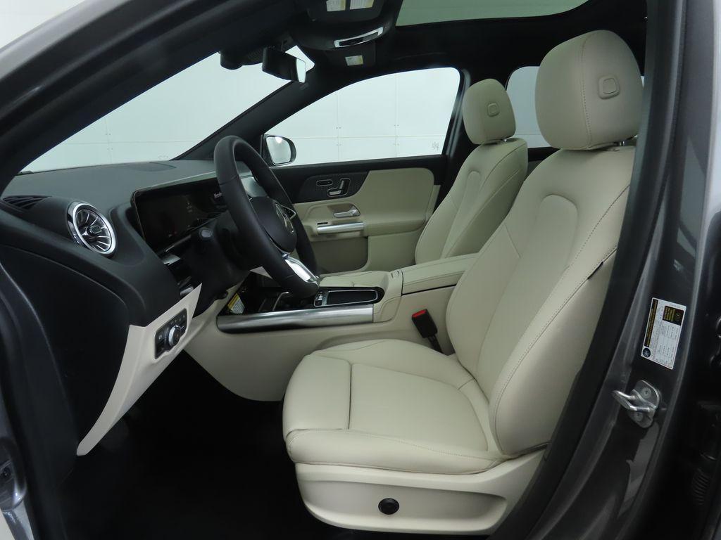 new 2025 Mercedes-Benz GLA 250 car, priced at $47,695