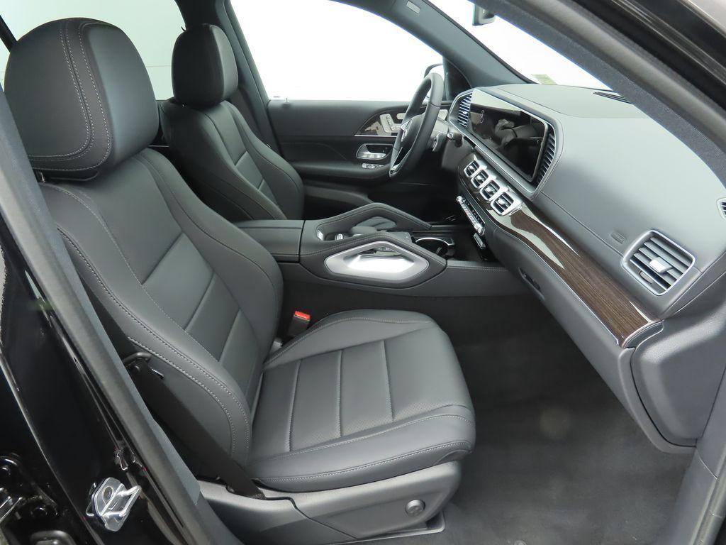 new 2025 Mercedes-Benz GLS 450 car, priced at $92,275