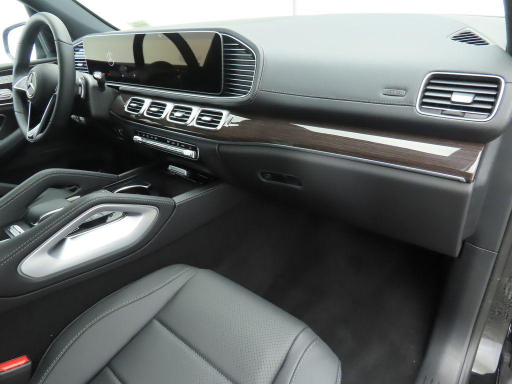 new 2025 Mercedes-Benz GLS 450 car, priced at $92,275