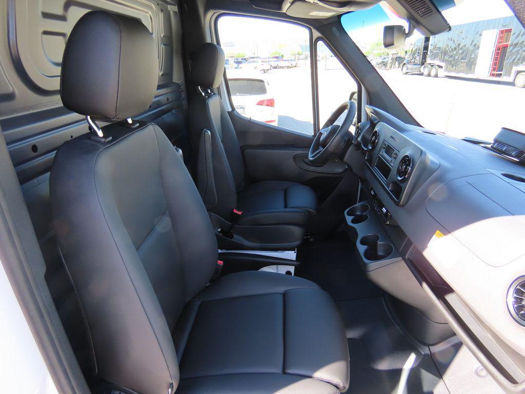 new 2025 Mercedes-Benz Sprinter 2500 car, priced at $59,098