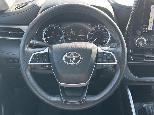 used 2023 Toyota Highlander car, priced at $31,486