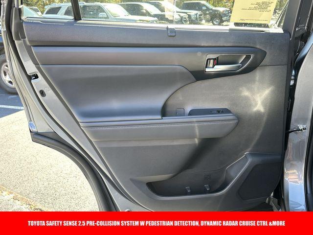 new 2026 Toyota Highlander car, priced at $46,434