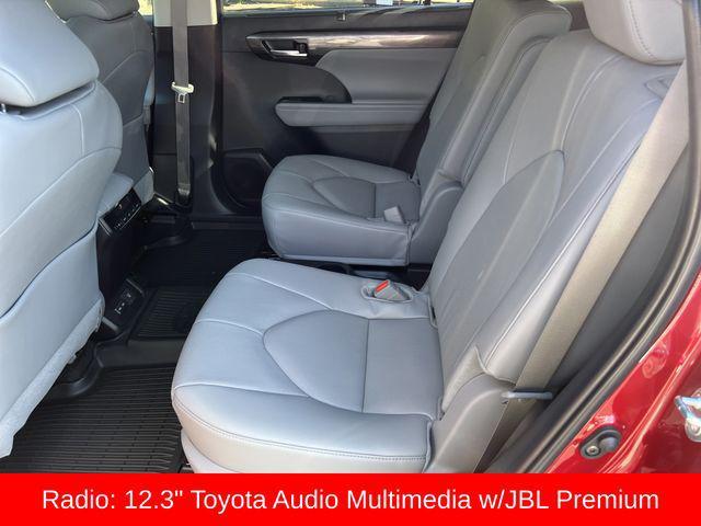 new 2025 Toyota Highlander car, priced at $50,884