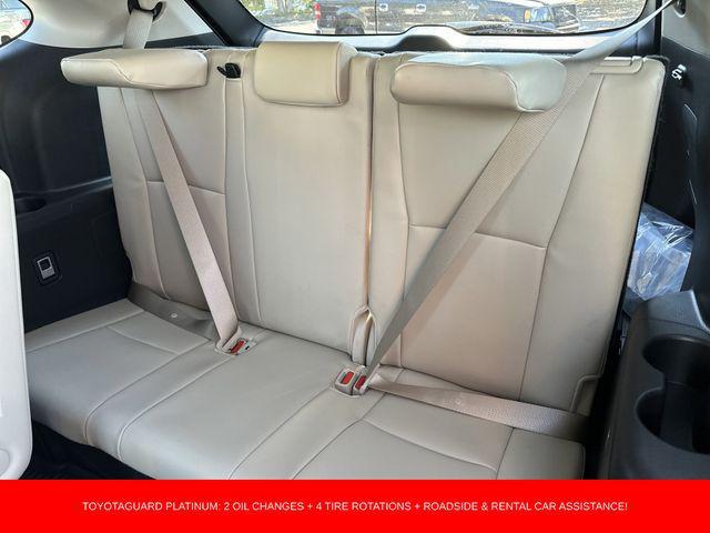 new 2025 Toyota Highlander Hybrid car, priced at $51,628