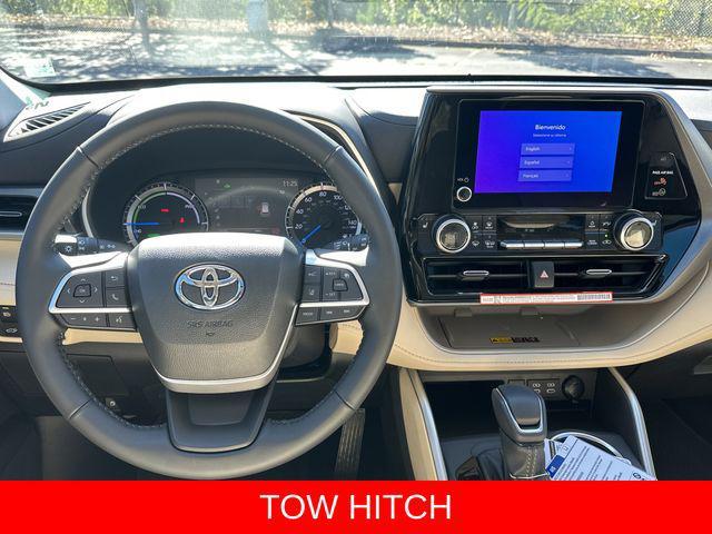 new 2025 Toyota Highlander Hybrid car, priced at $51,628