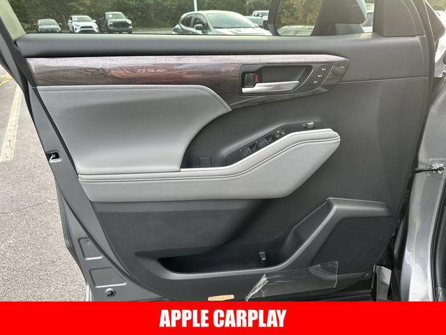 new 2025 Toyota Highlander car, priced at $49,651