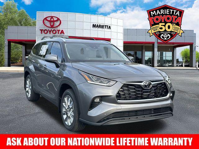 new 2025 Toyota Highlander car, priced at $49,651