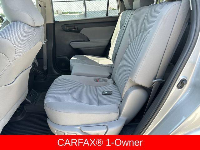 used 2021 Toyota Highlander car, priced at $31,456