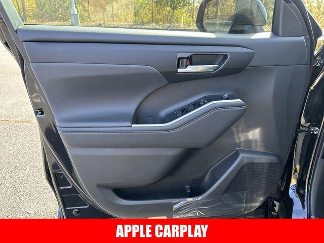 new 2026 Toyota Highlander car, priced at $46,011