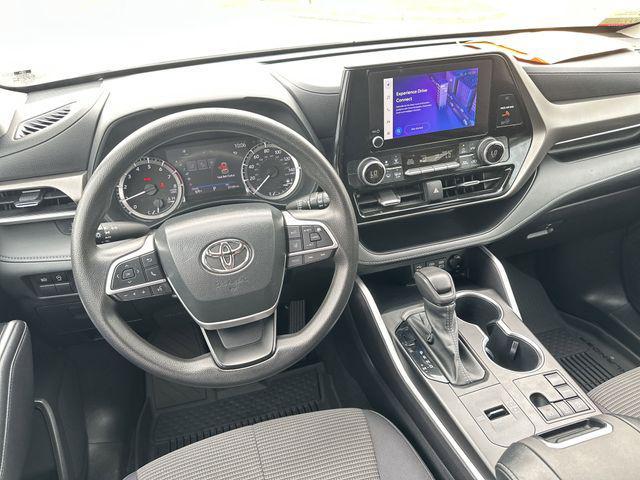 used 2023 Toyota Highlander car, priced at $36,986