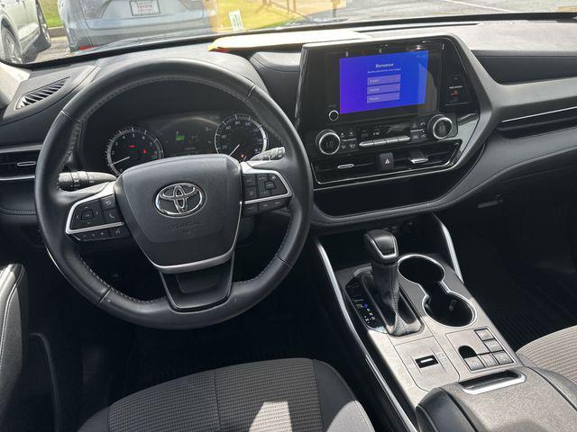 used 2024 Toyota Highlander car, priced at $43,986
