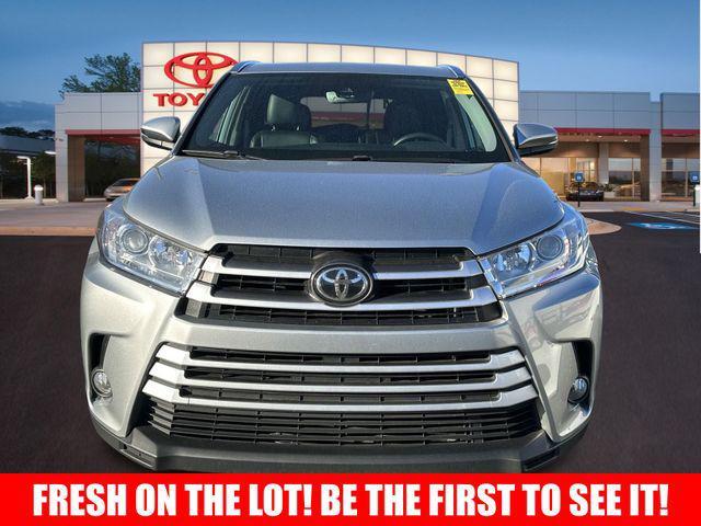 used 2019 Toyota Highlander car, priced at $25,694