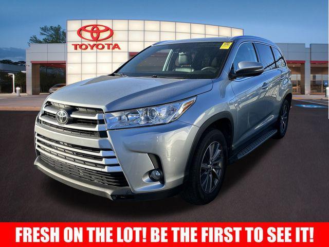 used 2019 Toyota Highlander car, priced at $25,694